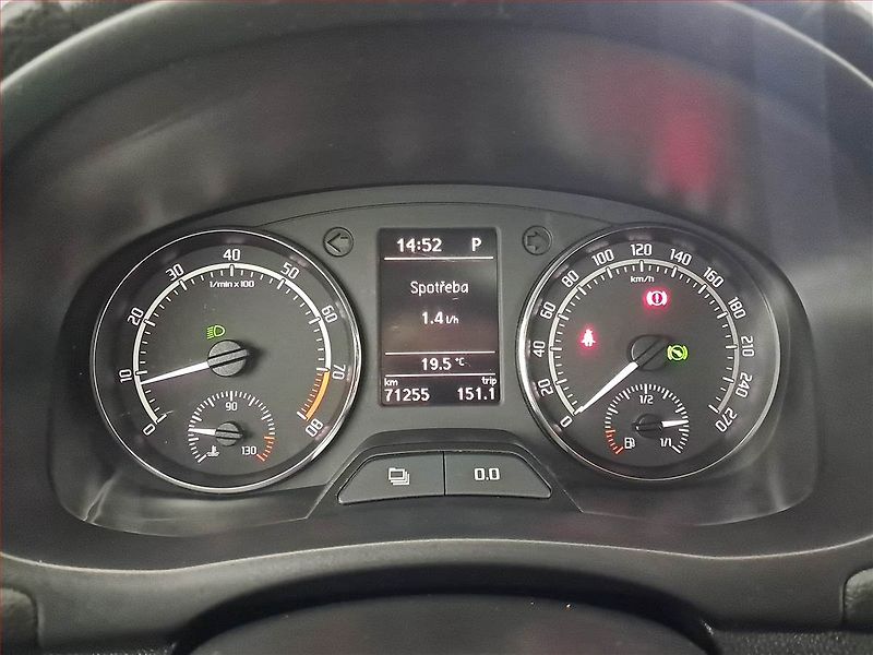 Škoda Fabia (2010) RS 1.4 TSI, Automat - fotka 11 z 16