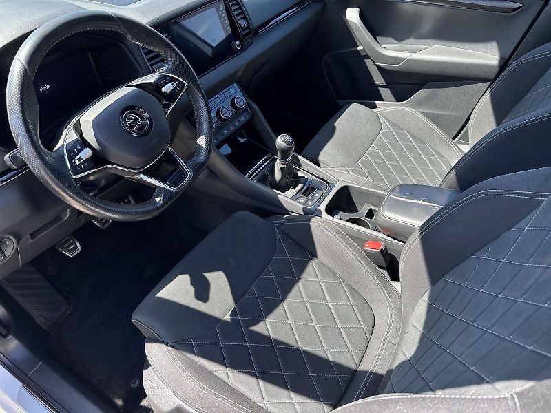 Škoda Karoq (2022) 2.0 TDI Sportline - fotka 7 z 35