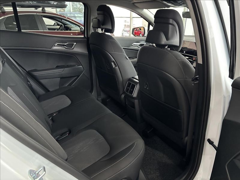 Kia Sportage (2026) 1,6 T-GDI 7DCT automat  Exclus - fotka 9 z 14