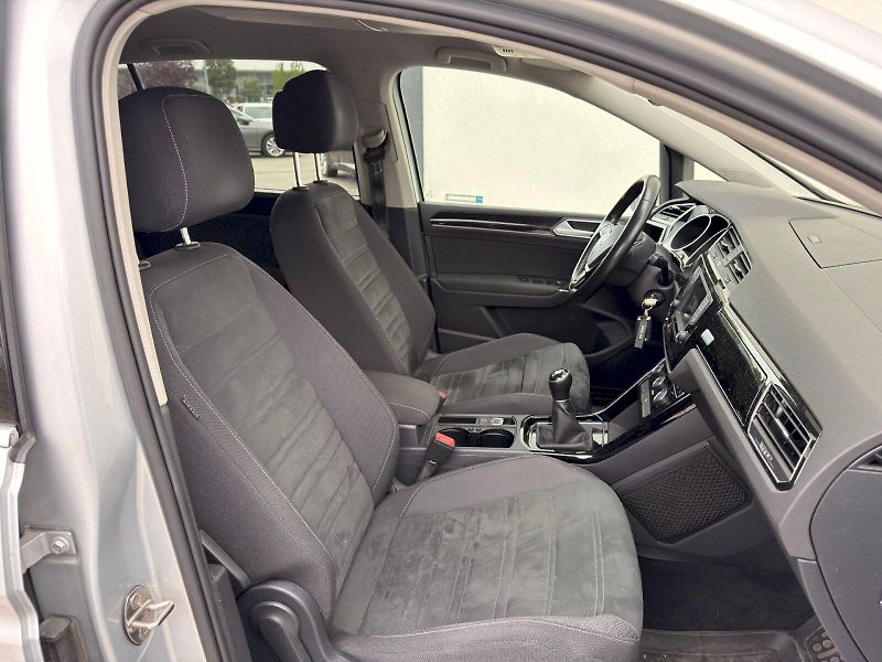 Volkswagen Touran (2015) HL 2,0 TDI BMT SCR 6G - fotka 15 z 27