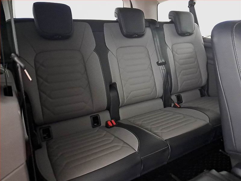 Volkswagen Caravelle (2025) 2.0 TDI 4Motion - fotka 25 z 27