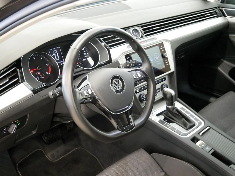 Volkswagen Passat - fotka 14 z 25