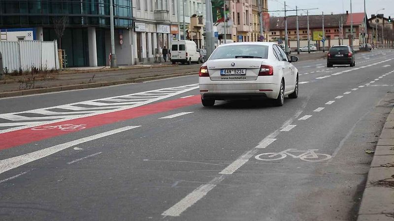 Konec vyhrazeného pruhu pro cyklisty