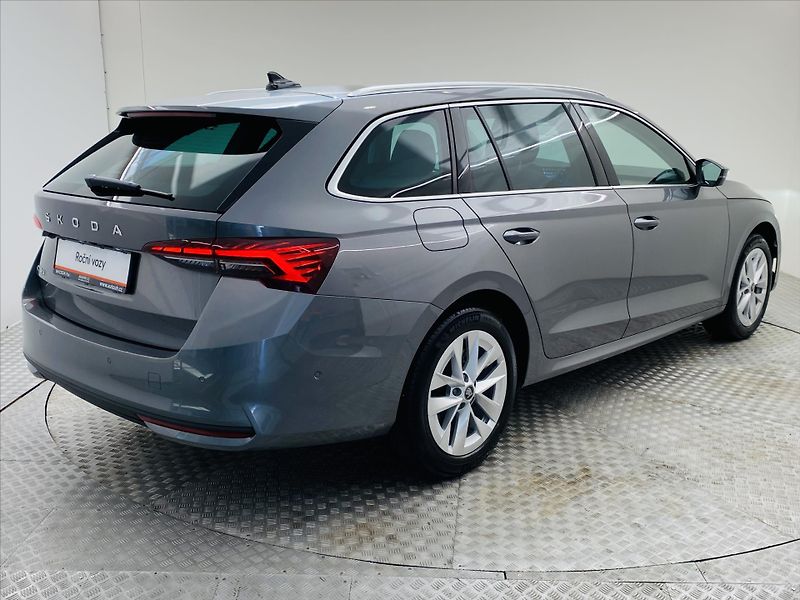 Škoda Octavia 1,5 TSI M-HEV 110kW DSG Top Se - fotka 2 z 28