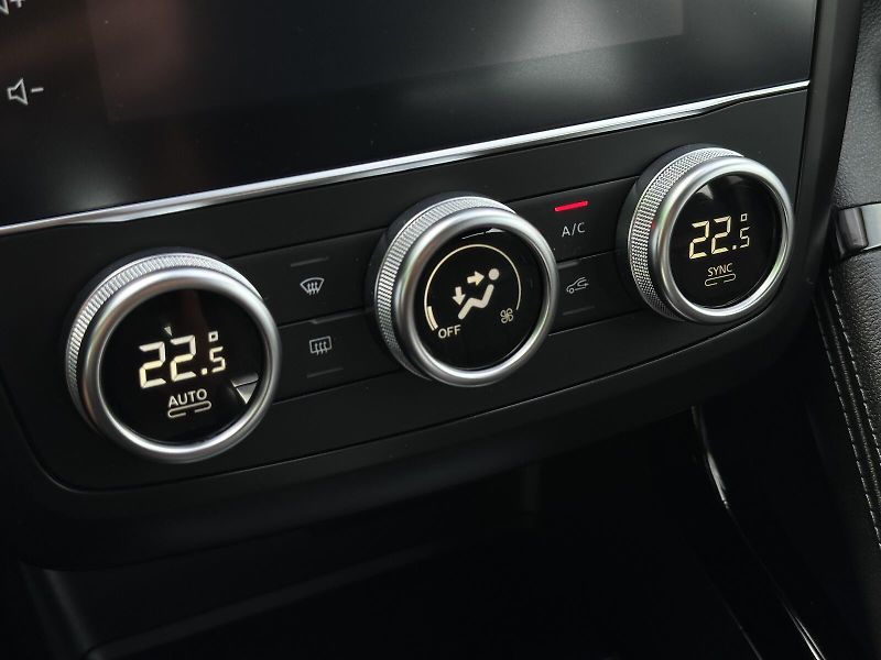 Renault Kadjar 1.3TCe 7AT EDC 140PS Tempomat - fotka 25 z 45