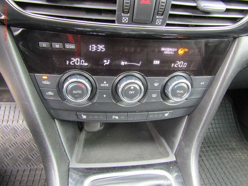 Mazda 6 (2013) 2.0 i - fotka 12 z 15