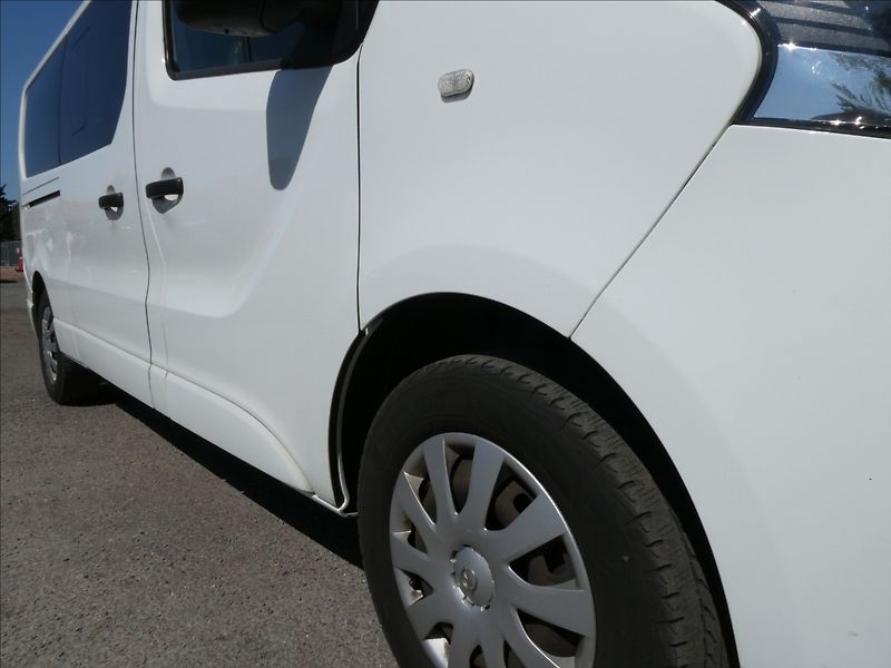 Opel Vivaro 1,6 BiCDTi 107kW Long,8.MÍST,n - fotka 12 z 41