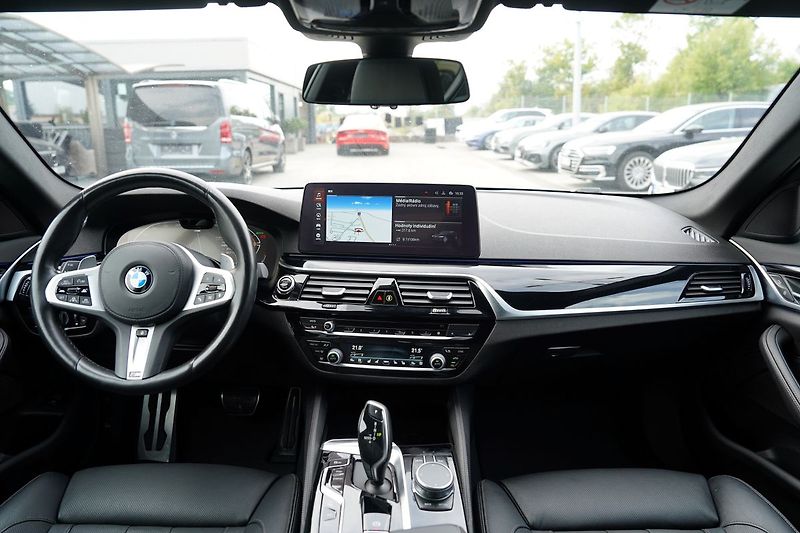 BMW Řada 5 540d xDrive M sport/Lasery - fotka 27 z 50