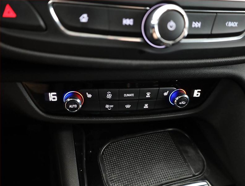 Opel Insignia (2018) 2.0 CDTI, Serv.kniha, Kůže - fotka 10 z 20