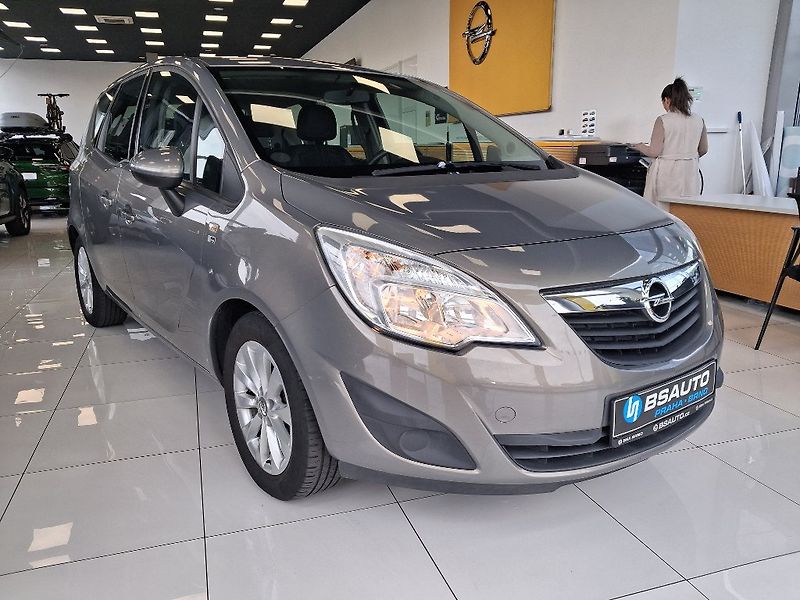 Opel Meriva 1.4i 74kW 2012 - fotka 3 z 15