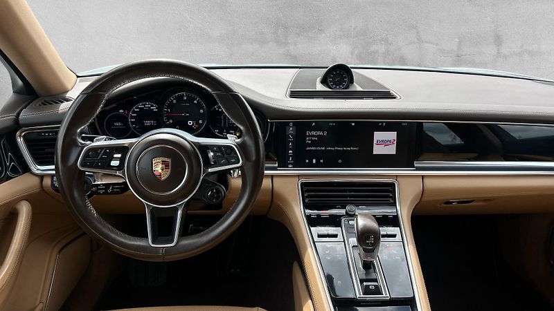 Porsche Panamera 4S Diesel 3956ccm  310kW 422PS - fotka 18 z 30