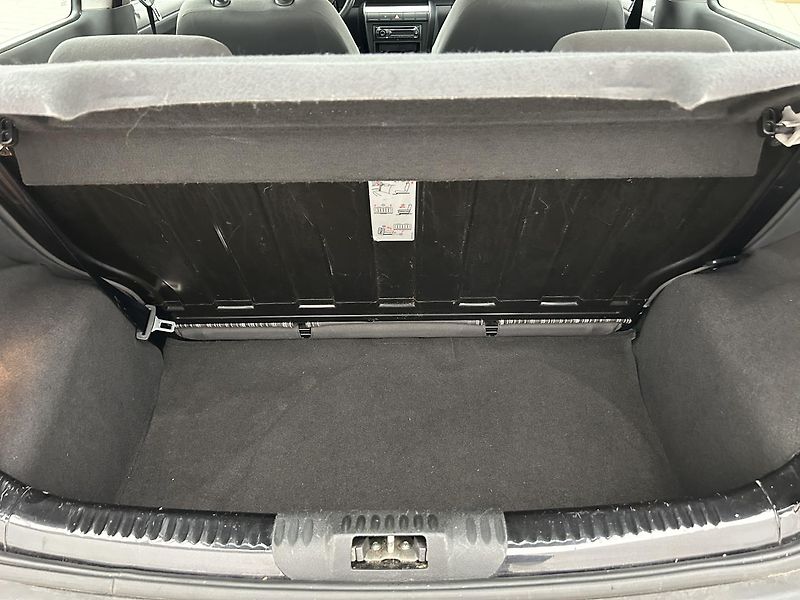Volkswagen Fox 1.2 HTP - fotka 42 z 44