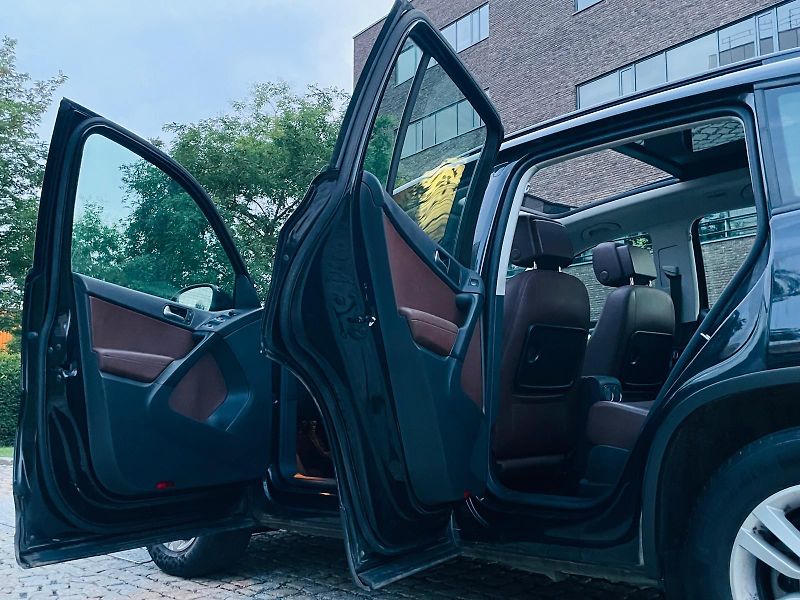 Volkswagen Tiguan 1.4TSI MANUÁL VÝHŘEV PANORAMA - fotka 22 z 46