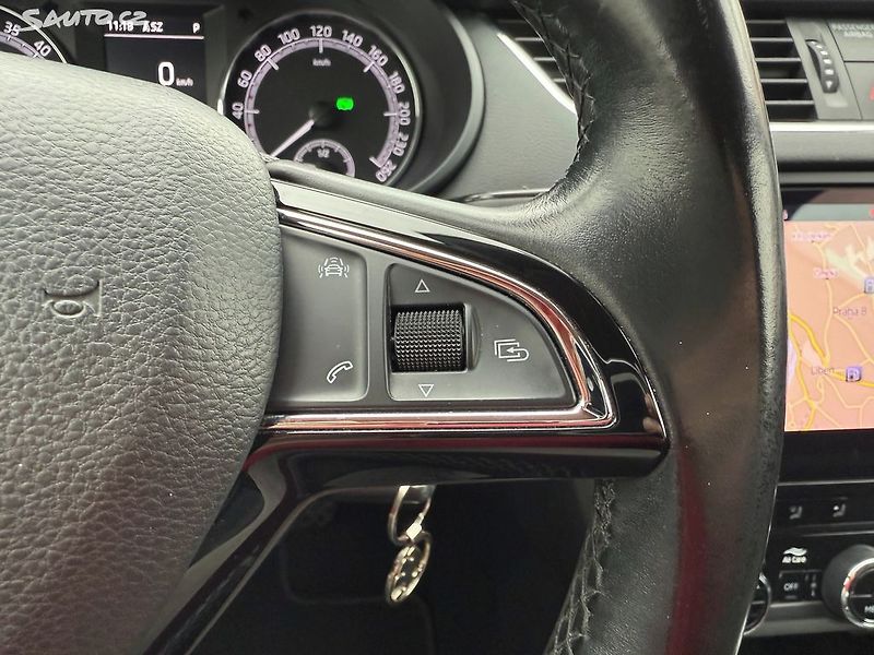 Škoda Octavia 1.6 TDi DSG - fotka 21 z 32