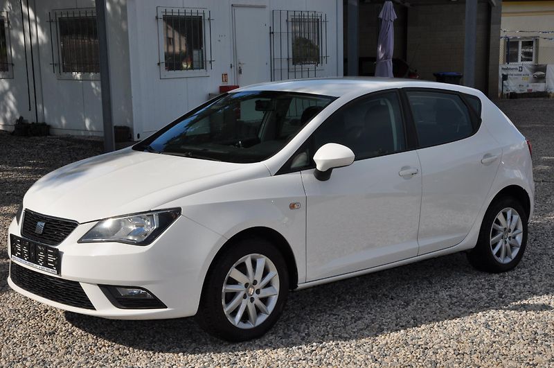 Seat Ibiza 1.2i 51kW Style - fotka 1 z 15