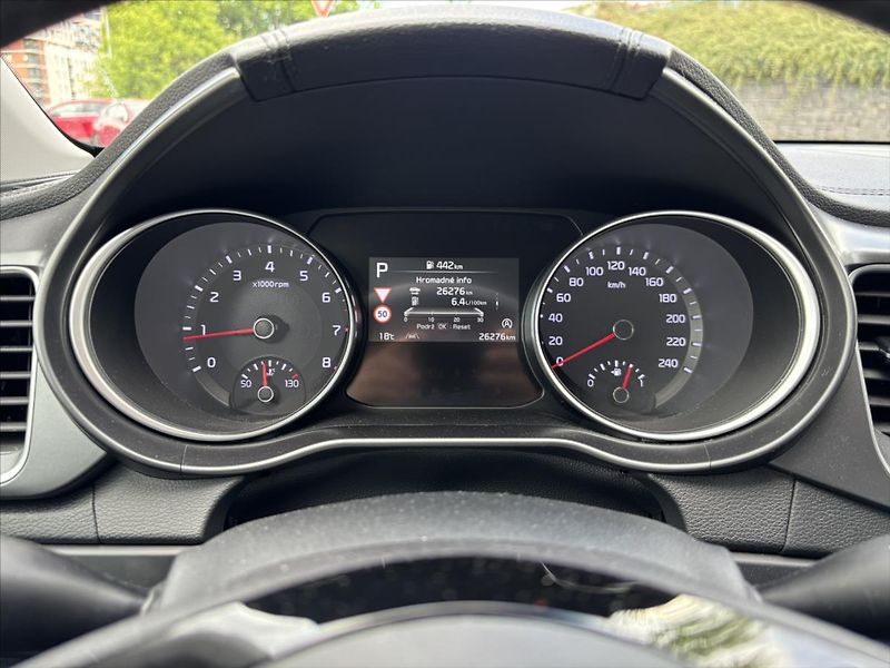 Kia Ceed 1,5 TGDi AT Spin 1.ČR ZÁRUKA - fotka 39 z 39