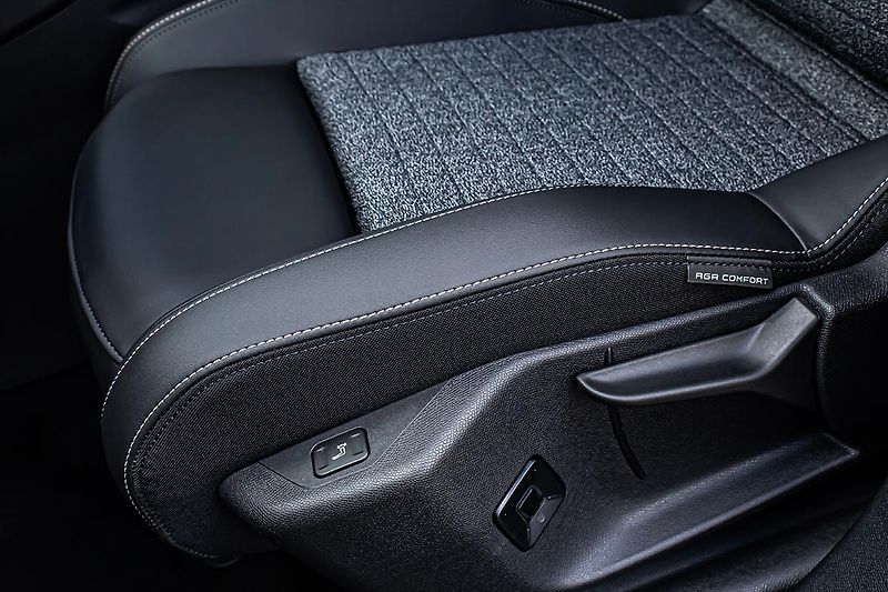 Peugeot 5008 (2026) 1,2 ALLURE Hybrid 145 e-DCS6 - fotka 12 z 18