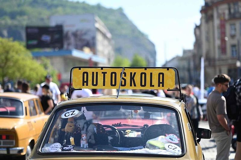 Prvomájová jízda automobilových veteránů 2025 v Ústí nad Labem.