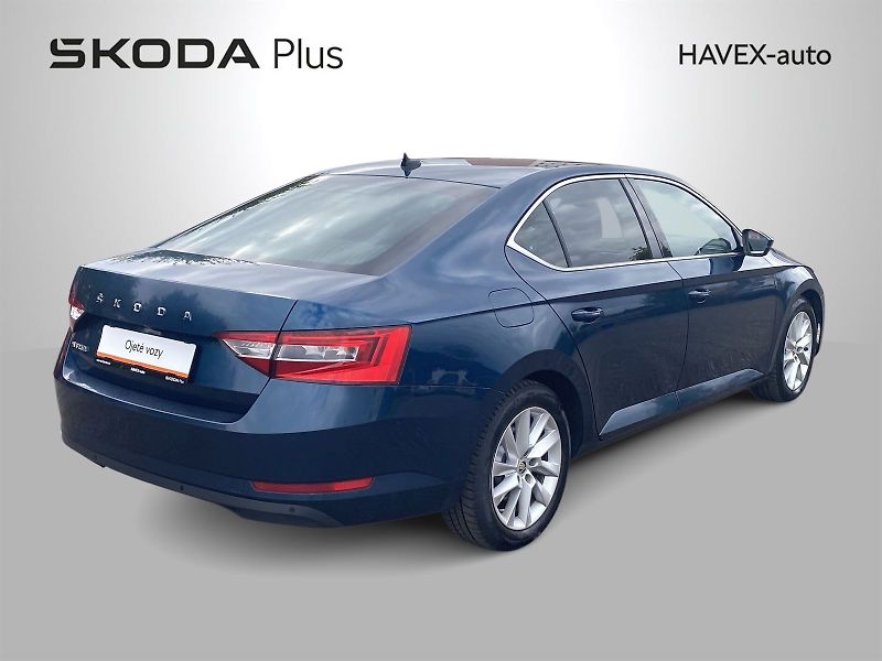 Škoda Superb (2020) 2.0 TDI DSG Style - fotka 2 z 32