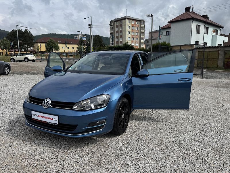 Volkswagen Golf (2015) 1.6TDi,DSG,rezervace - fotka 9 z 49