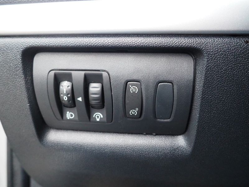 Renault Clio (2008) 1.5 dCi 63 kW - fotka 20 z 30