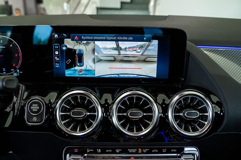 Mercedes-Benz GLA (2025) 200 d 4M/AMGPREMIUM/360/DIS/ES - fotka 19 z 20