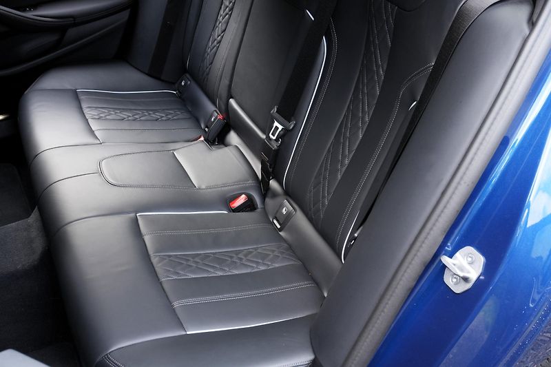 BMW Řada 5 545e xDríve, ČR, Ventilace - fotka 26 z 31