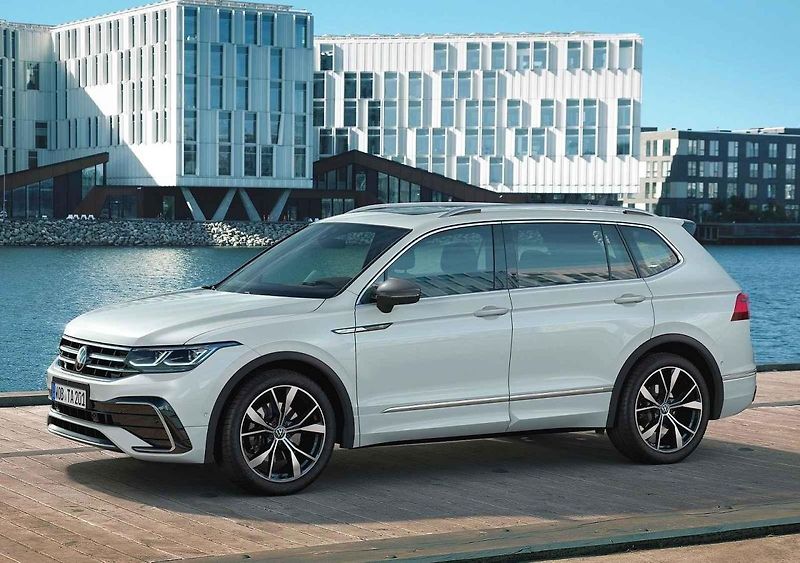 Více než deset z novinek bude mít čistě elektrický pohon