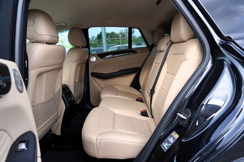 Mercedes-Benz GLE 350d 4Matic AMG/tažné/Harman - fotka 33 z 46