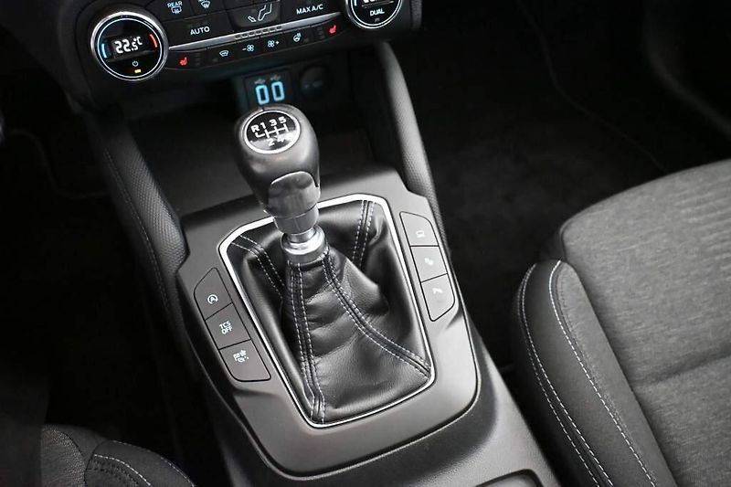 Ford Focus (2022) 1.5 ACTIVE X LED ACC VIRTUAL B - fotka 21 z 38