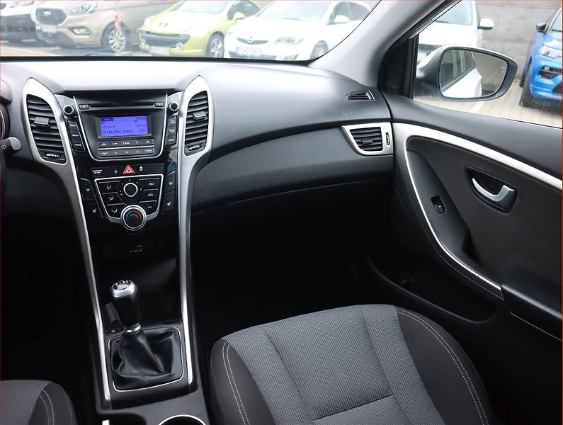 Hyundai i30 (2016) 1.4 CVVT, Tempomat - fotka 8 z 17