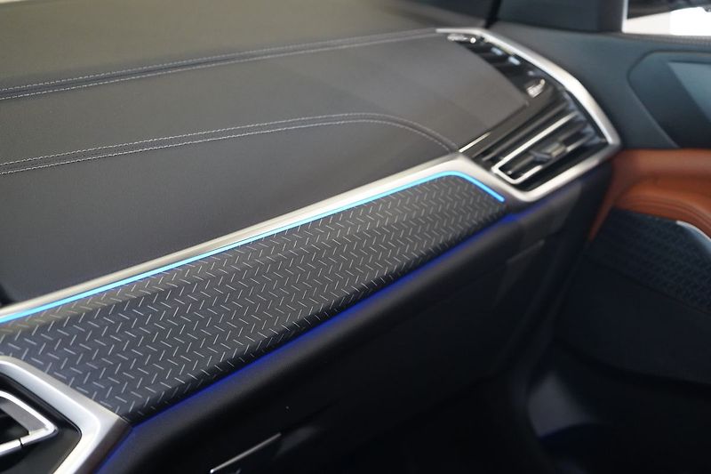 BMW X5 30d xDrive, Vzduch, Nezávislé - fotka 42 z 49