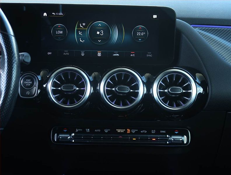 Mercedes-Benz GLA (2021) 220 d 4MATIC - fotka 12 z 23