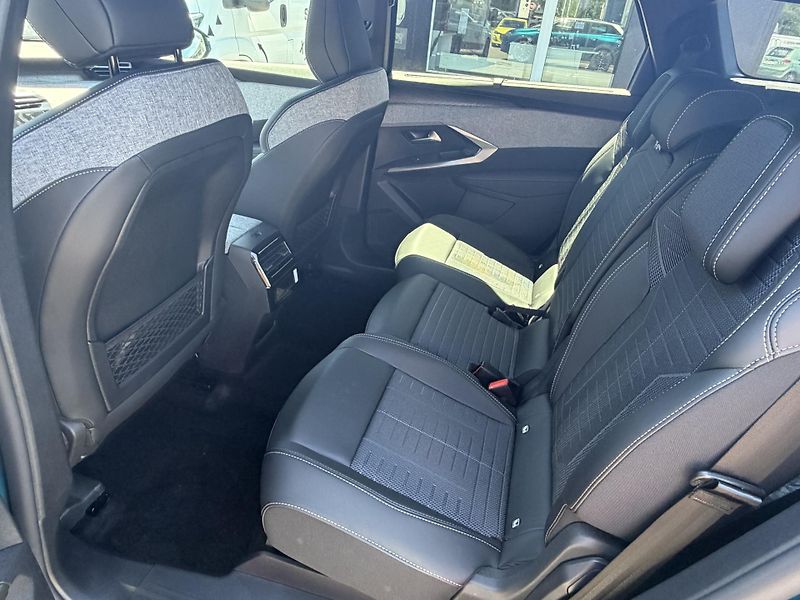 Peugeot 5008 (2026) GT Hybrid 145 e-DCS6 SUMMER BL - fotka 10 z 28