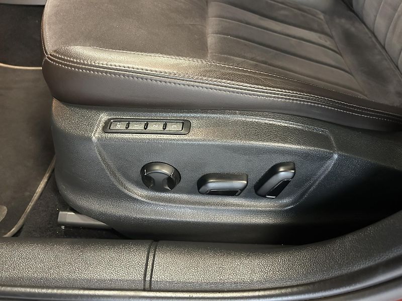 Škoda Octavia (2016) 2.0TDi L&K DSG Bi-X ACC Canton - fotka 7 z 34
