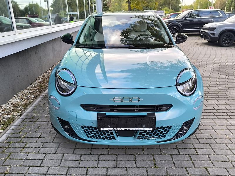 Fiat 600 (2026) Icon BEV 54kWh 115kW/156k - fotka 2 z 35