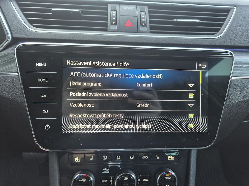 Škoda Superb Combi 2,0TDi 110kw DSG 17ALU - fotka 7 z 20