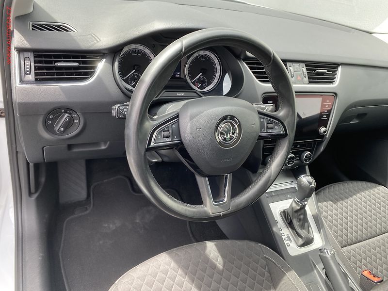 Škoda Octavia (2017) 1.6 TDi, Drive, DSG, navi - fotka 12 z 18