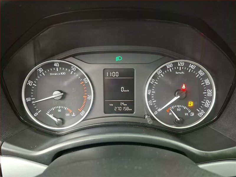 Škoda Octavia (2011) 1.2 TSI, Serv.kniha, po STK - fotka 11 z 16