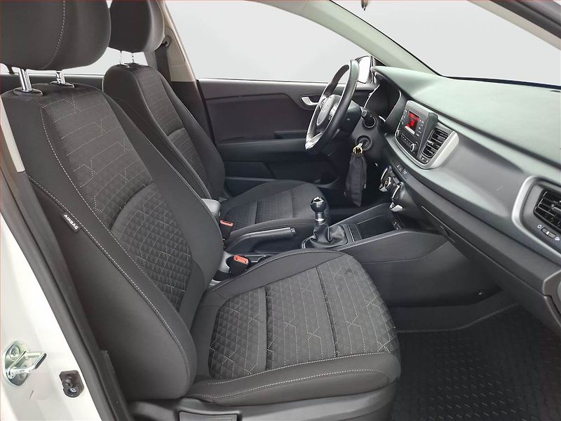 Kia Rio (2023) 1.2 DPI, ČR,1.maj - fotka 9 z 16