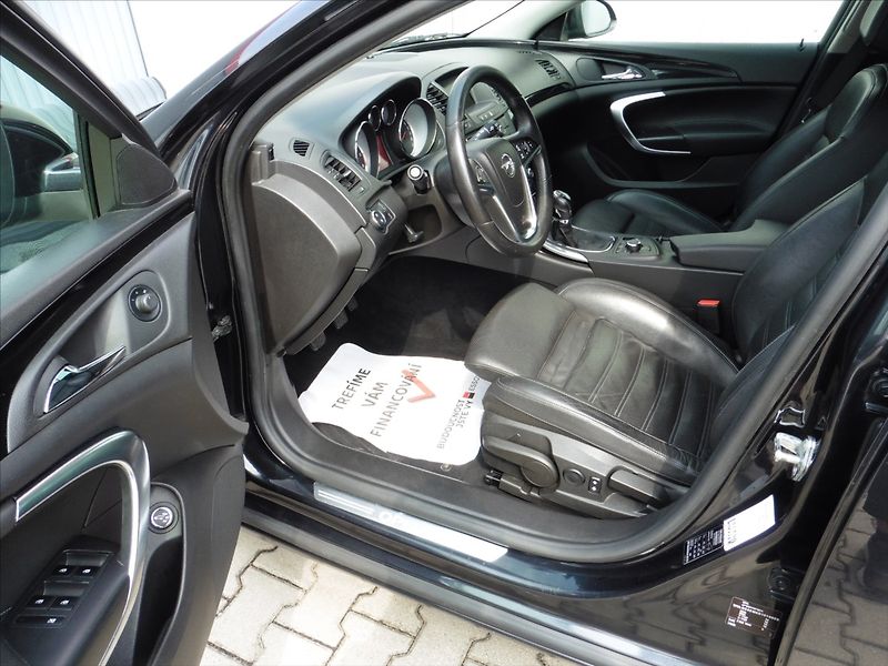 Opel Insignia 2,0   Cosmo Sports Tourer - fotka 7 z 16