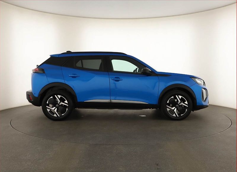 Peugeot 2008 (2024) Allure 1.2 PureTech - fotka 6 z 15