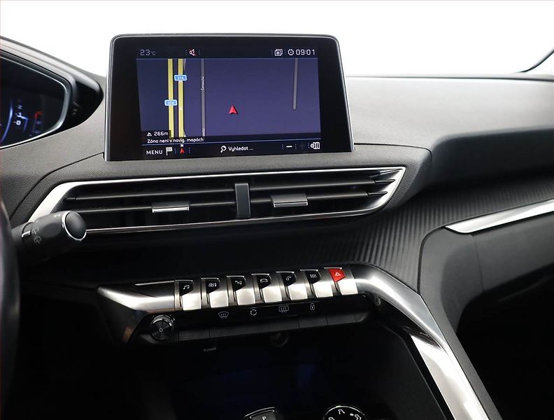 Peugeot 3008 (2017) 1.6 BlueHDi, Automat - fotka 10 z 18