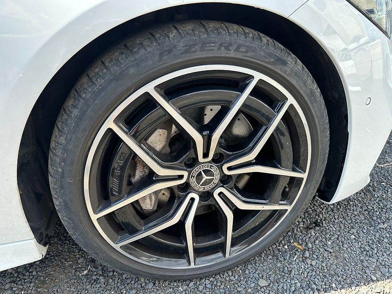 Mercedes-Benz Třídy C (2021) 200 150kw 4Matic AMG - fotka 9 z 36