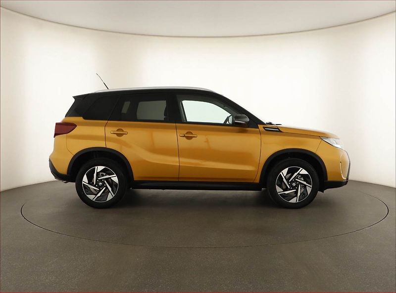 Suzuki Vitara (2026) 1.5 Hybrid - fotka 6 z 15