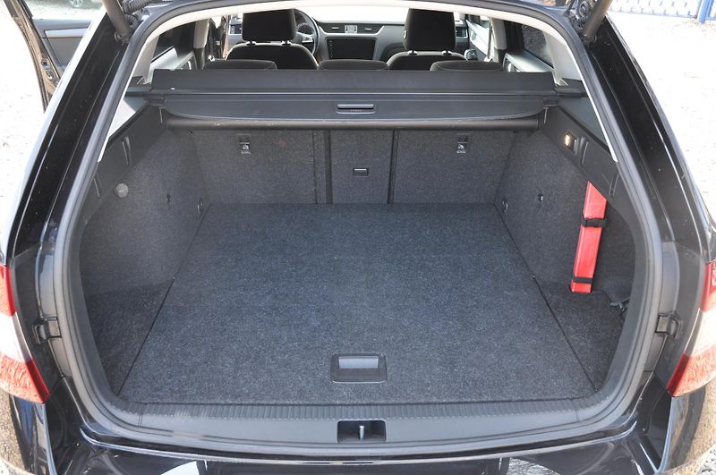 Škoda Octavia 2.0TDi 110kW 4x4 KOMBI A/T - fotka 8 z 25