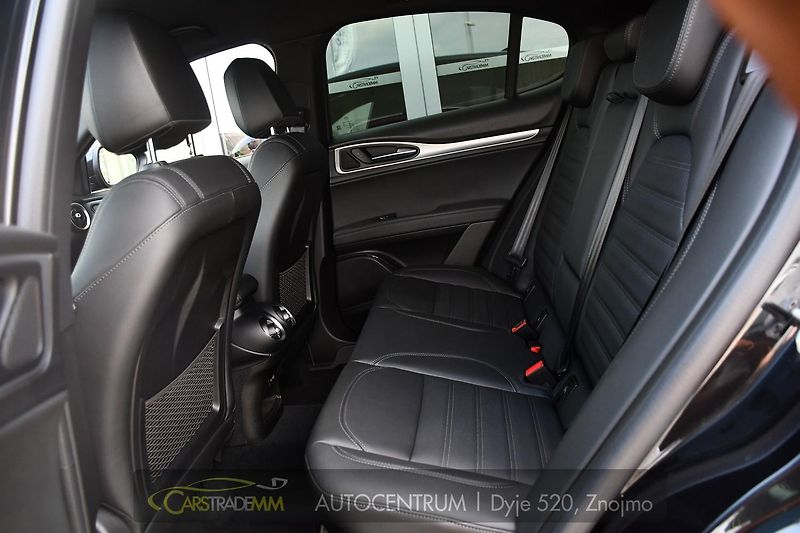 Alfa Romeo Stelvio 2.0T 16V 206kW VELOCE AT8 Q4 - fotka 15 z 44
