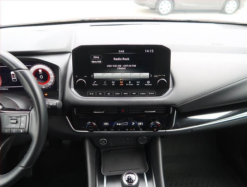 Nissan Qashqai (2022) N-Connecta 1.3 DIG-T - fotka 12 z 20