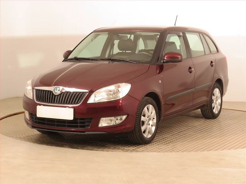 Škoda Fabia (2012) 1.2 TSI, Serv.kniha - fotka 2 z 15