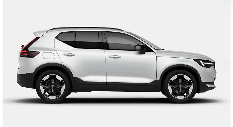 Volvo XC40 (2026) B3 PLUS AUT - fotka 6 z 14